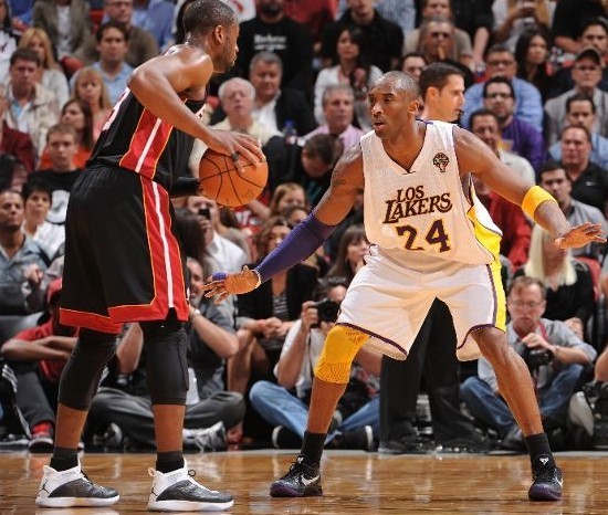 新鹏城将于31日下午15：00举办球迷嘉年华，现场共有五项游戏