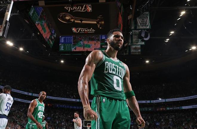 每体：巴萨将穿印有酷玩乐队logo的球衣出战国家德比