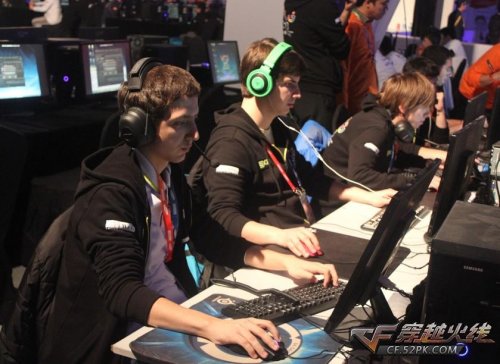 德约与家人 德约与家人